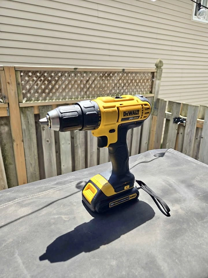 Like New DeWalt 20V MAX Drill and Battery
