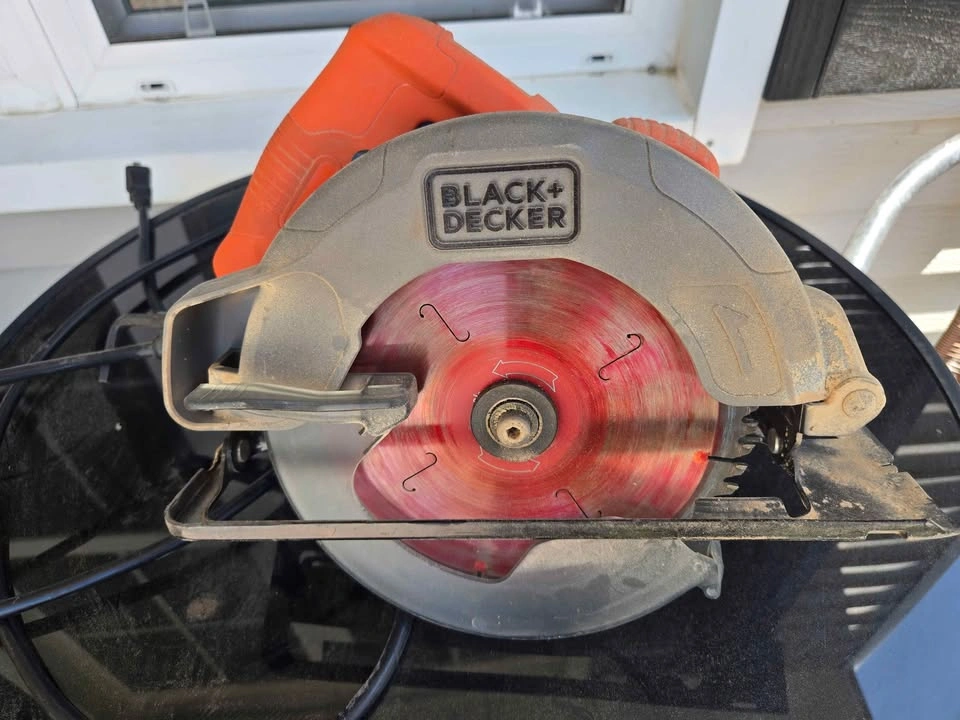 Black+Decker Circular Saw - photo 2