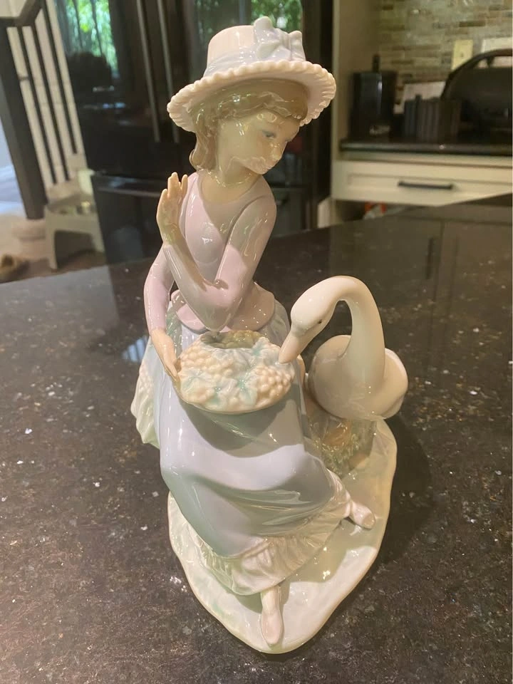 Lladró “Goose Trying to Eat” (5034) figurine (mint condition) - photo 2