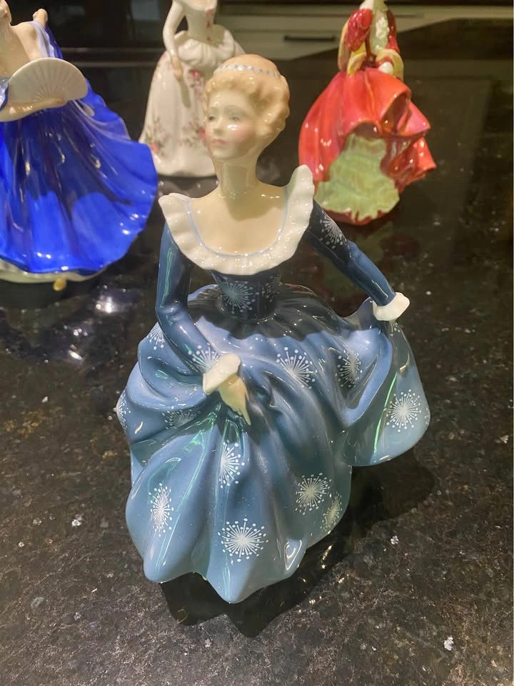 Royal Doulton Figurines (mint condition) - photo 2