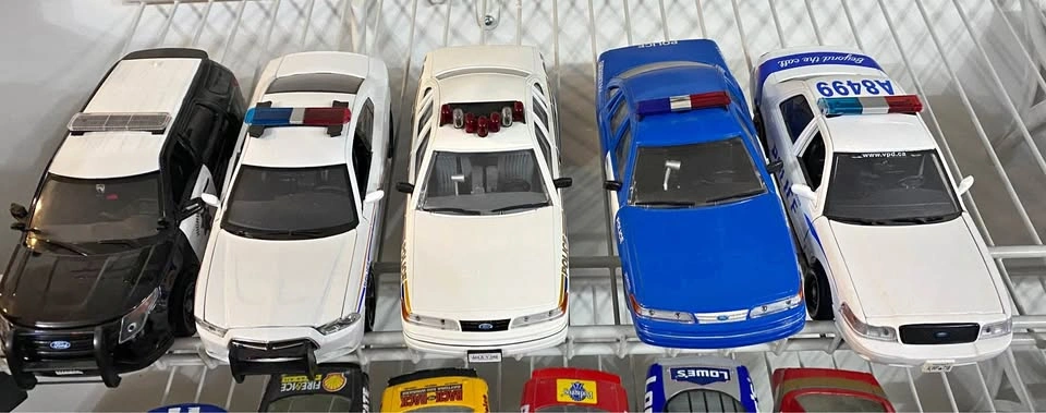 Die Cast Police Cars 1:24
