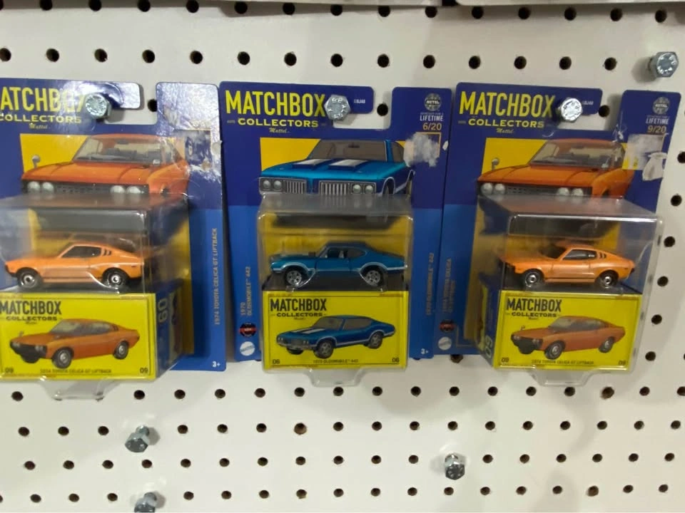 BNIB 1:64 Dinky Cars (lot 2 of 2) - photo 5