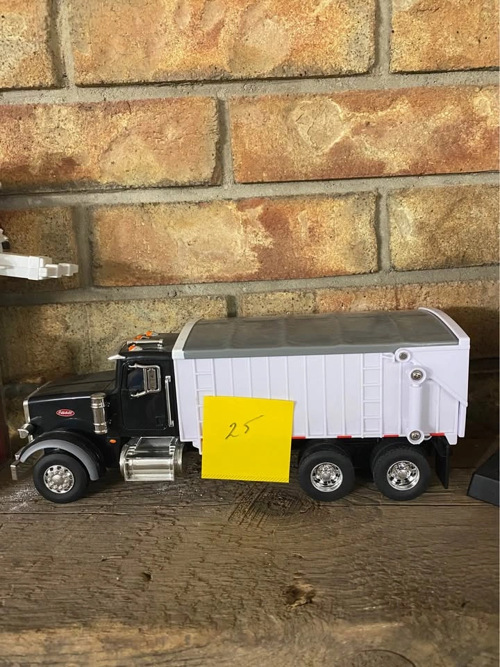 Die Cast Trucks (range of sizes) - photo 3