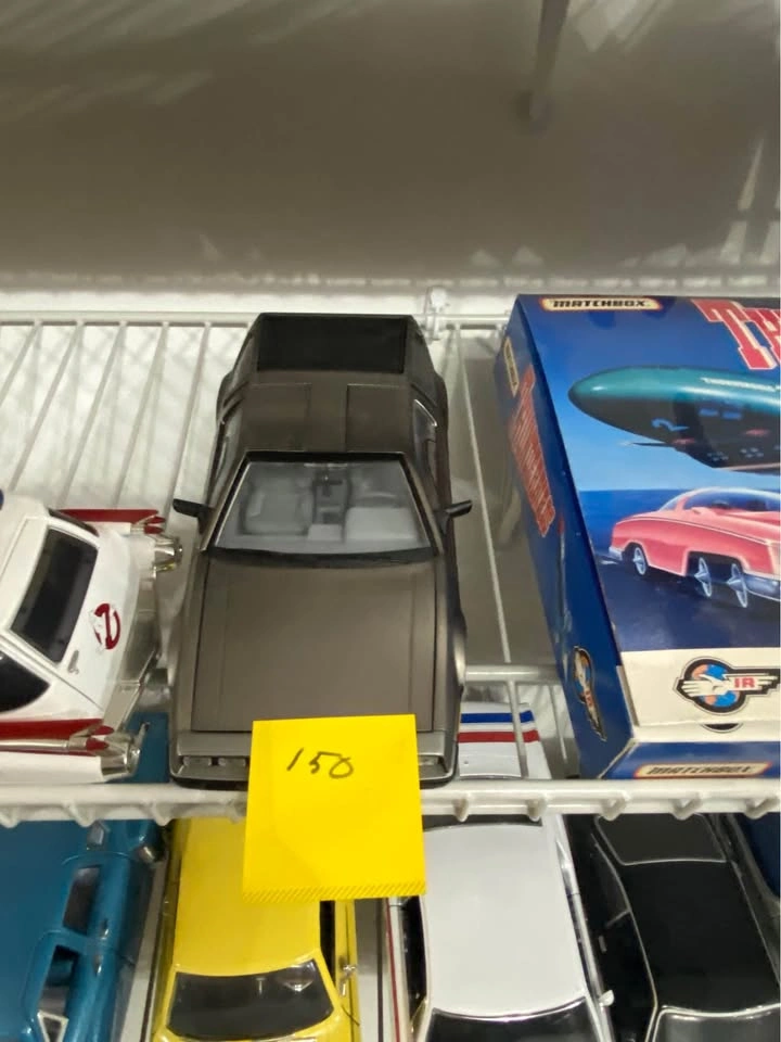 Famous Movie Car Die Cast 1:18 lot - photo 4