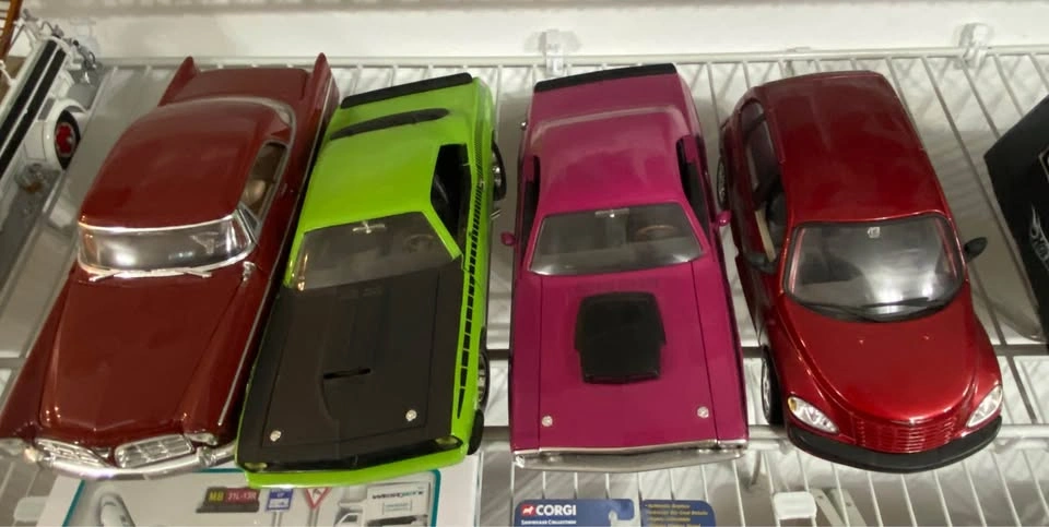 Chrysler Die Cast 1:18 lot - photo 2