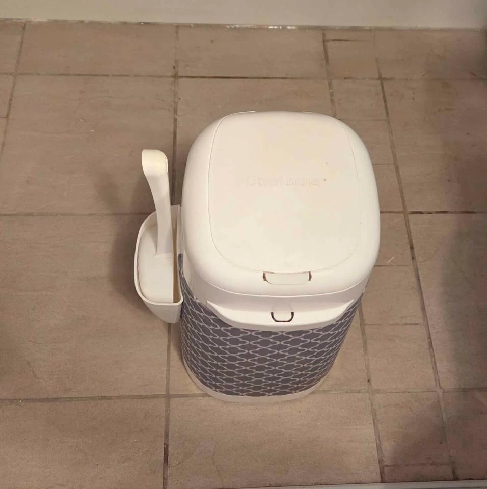 LitterLocker Design Plus Pail with Scoop & Decorative Sleeve - photo 5