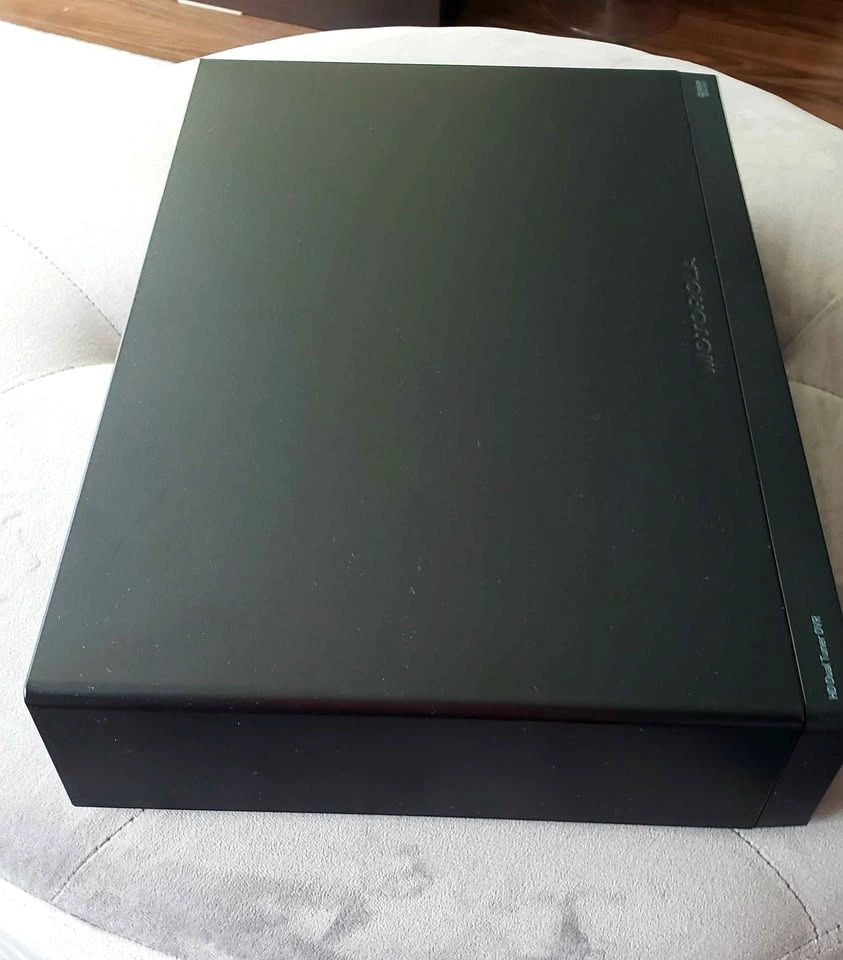 Motorola DCX3400-M HD/DVR Cable Box - photo 3