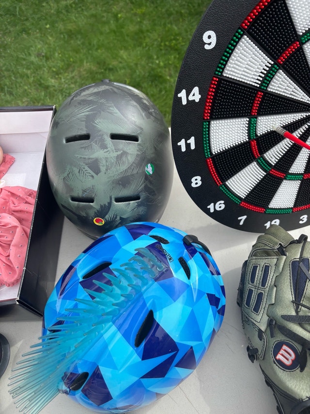 Dartboard, glove, puzzle game, and helmets - photo 3