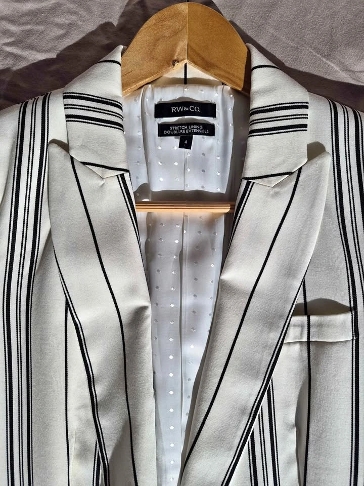 Women's Black and White Fashion Blazer RW & Co
