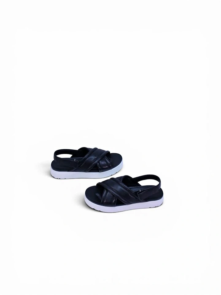 UGG Zayne Slingback Cross size 9