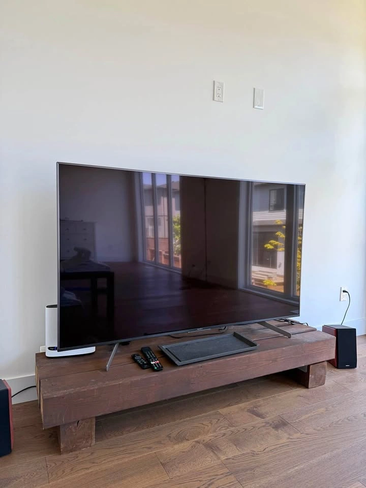 Sony BRAVIA 65" 4K HDR Smart TV (XBR-65X850G) - WITH BOX