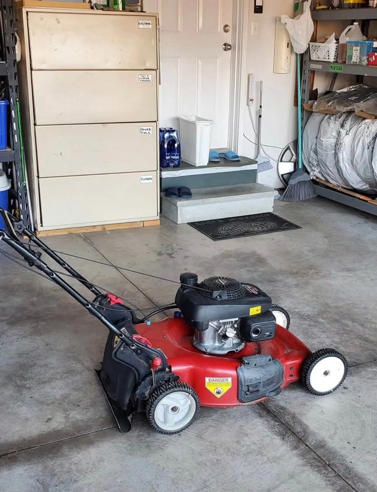 Honda Powered Self-Propelled Lawn Mower - photo 3