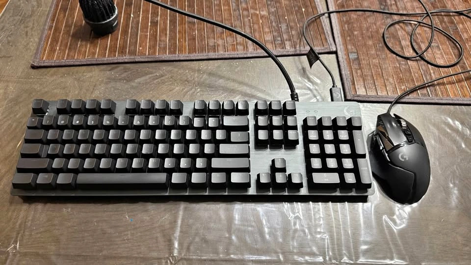 G513 Carbon Mechanical Keyboard + G502 HERO Gaming Mouse