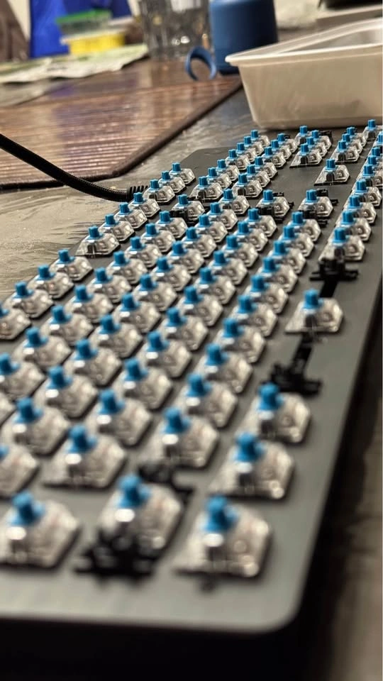 G513 Carbon Mechanical Keyboard + G502 HERO Gaming Mouse - photo 2