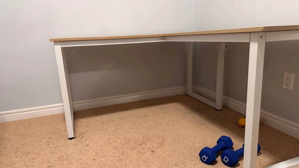 L-Shaped Computer Desk – Wood Top & White Metal Frame - photo 2