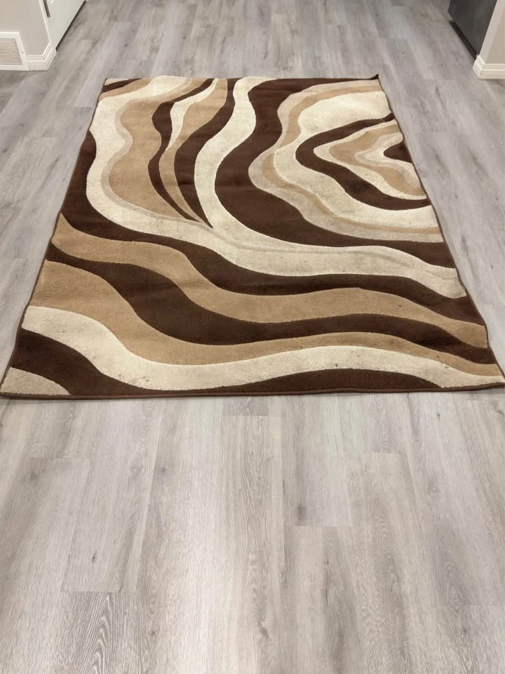 Area rug brown beige cream wavy pattern - photo 2