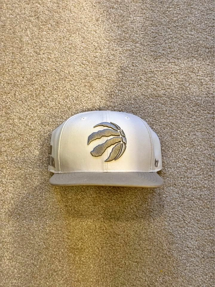Toronto Raptors '47 Brand Snapback Hat – Cream & Tan