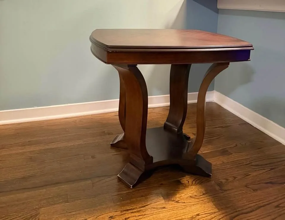 Elegant Traditional Mahogany End Tables – Set of 2 - photo 2
