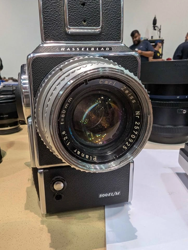 Hasselblad 500EL/M Carl Zeiss Planar 80mm f/2.8 lens - photo 2