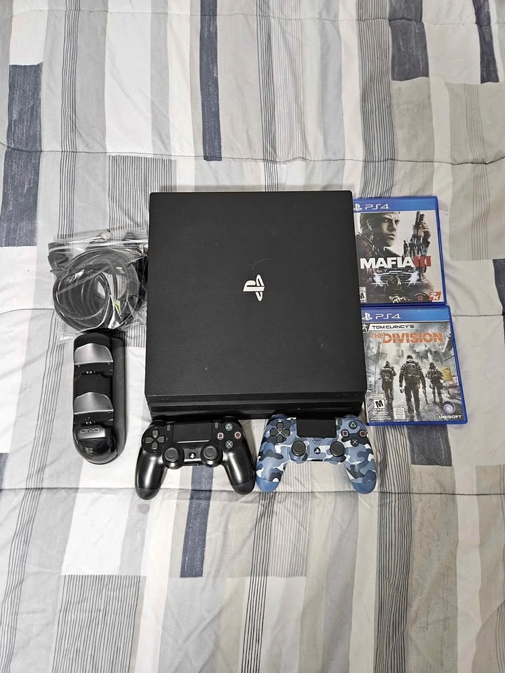 Ps4 Pro 1tb + 2 Controllers + 8 Games + Accesories
