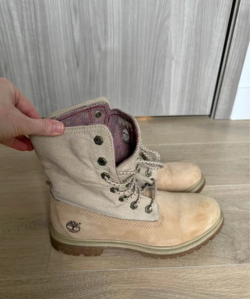 Women’s Timberland Earthkeepers Fold-Down Leather Boots - Size 8