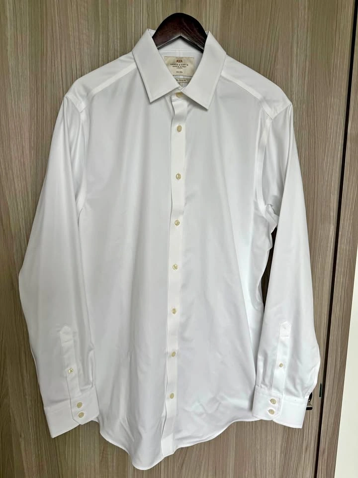 Hawes & Curtis Men’s White Non-Iron Dress Shirt - Size 17/37