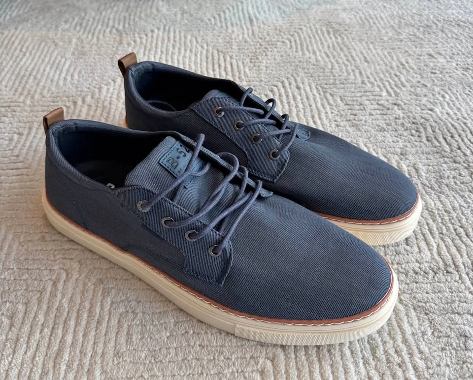 NWOB Men’s B-52 by Bullboxer Navy Casual Sneakers - Size 13