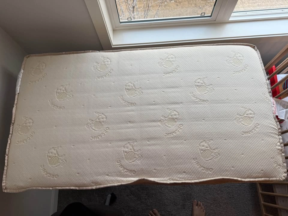 Convertible toddler and infant mattress for sale - photo 2
