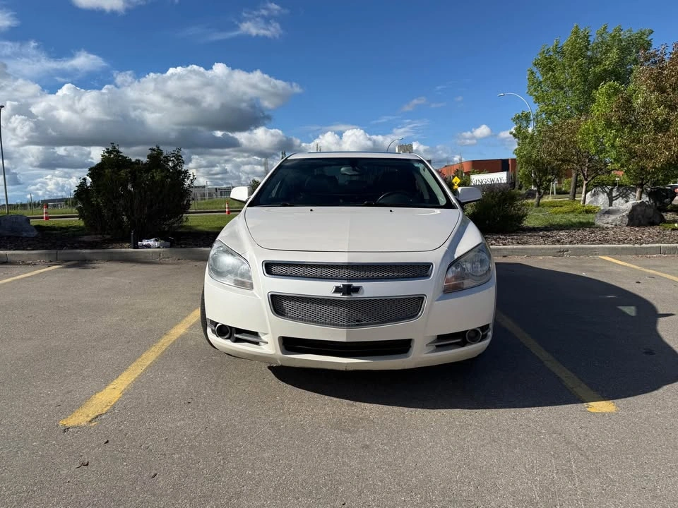 2011 Chevrolet Malibu - photo 3