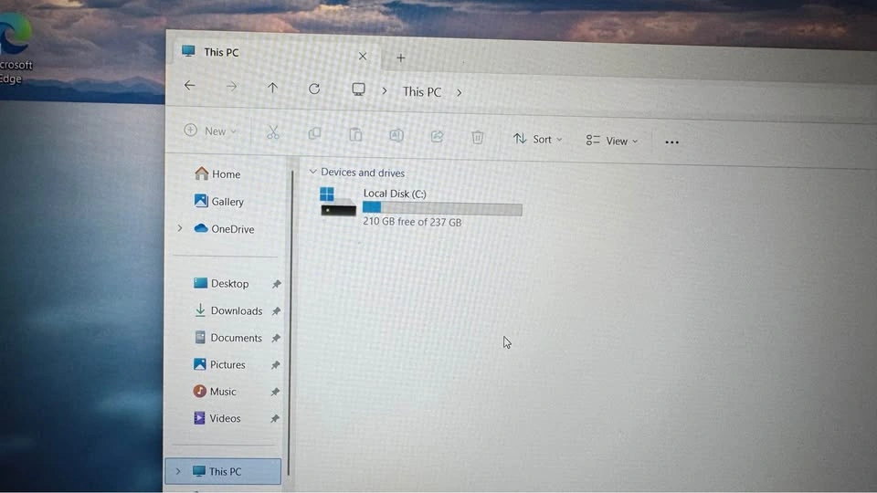 Dell Latitude 5520 15.6" Laptop i7-1185G7 16GB RAM 256GB SSD - photo 3