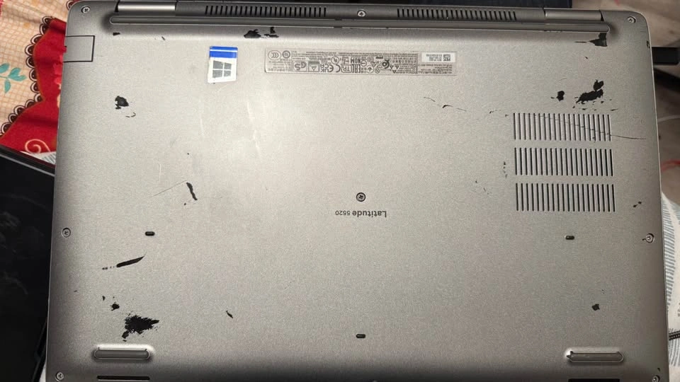 Dell Latitude 5520 15.6" Laptop i7-1185G7 16GB RAM 256GB SSD - photo 5