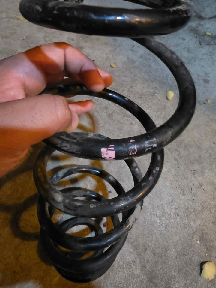 Suspension Spring for Audi A4 B8 - photo 2