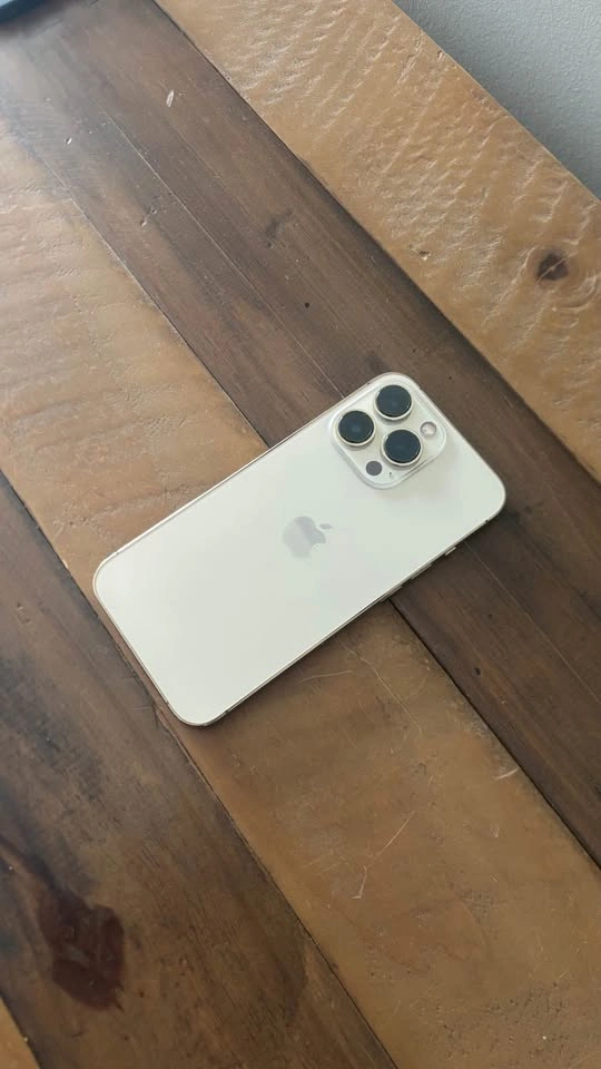 iPhone 13 Pro - Gold - photo 4