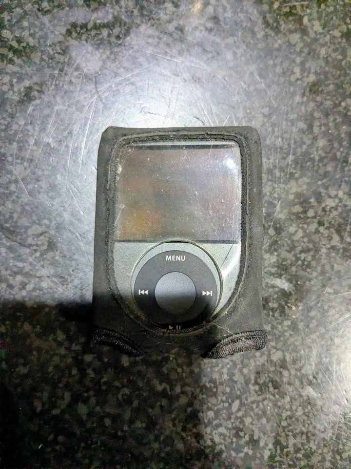 Ipod nano 3rd gen no charging cable - photo 2