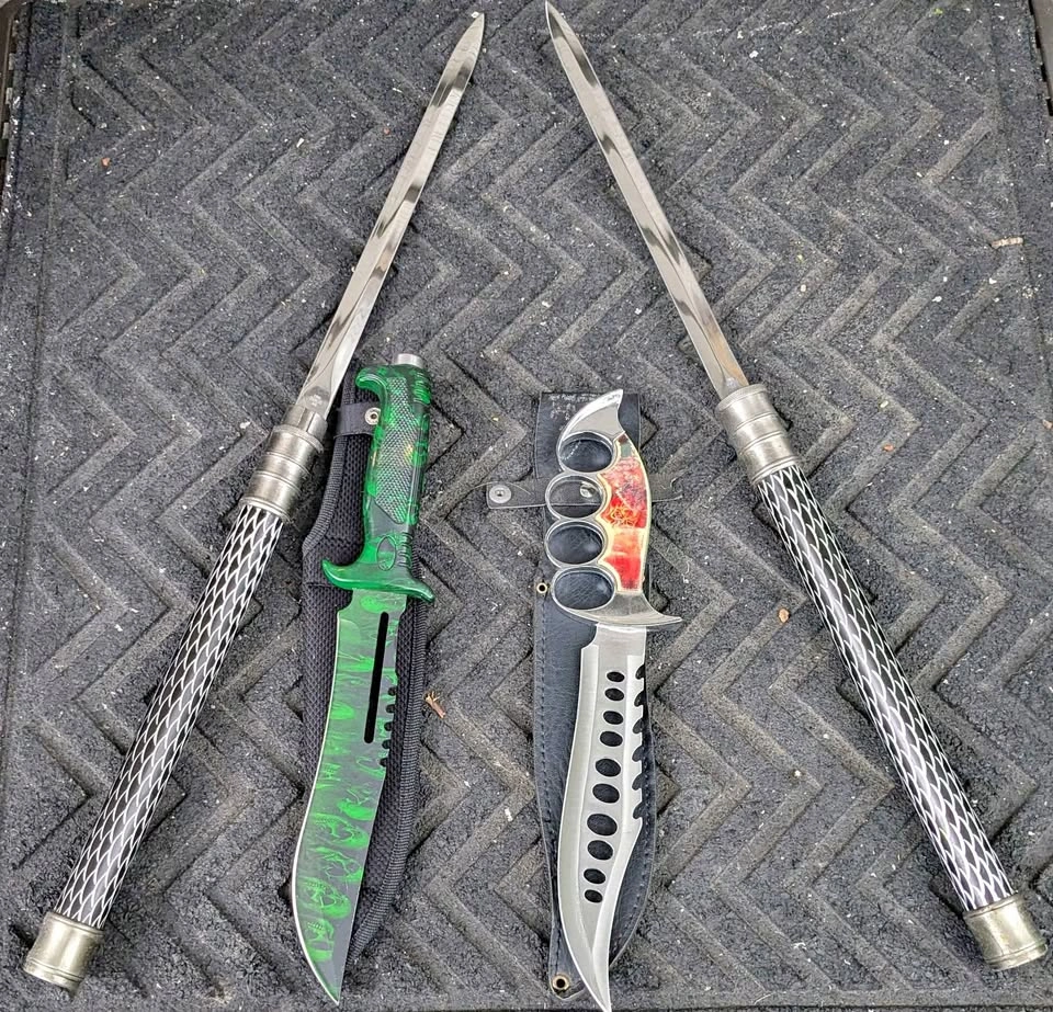 Knife lot