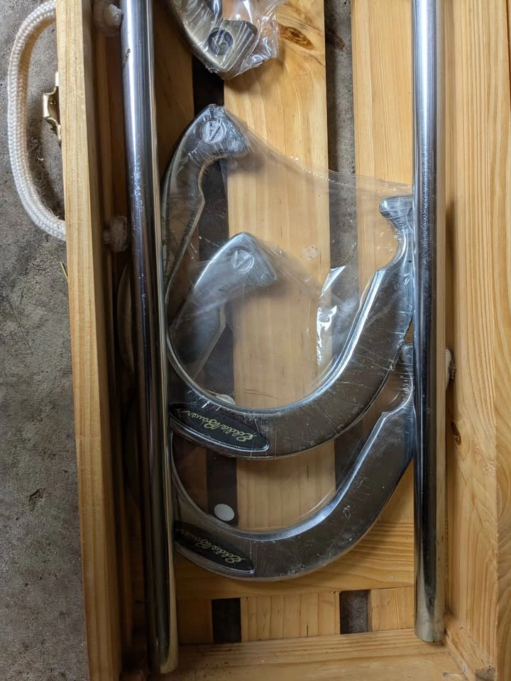 Eddie Bauer horseshoe set brand new - photo 4