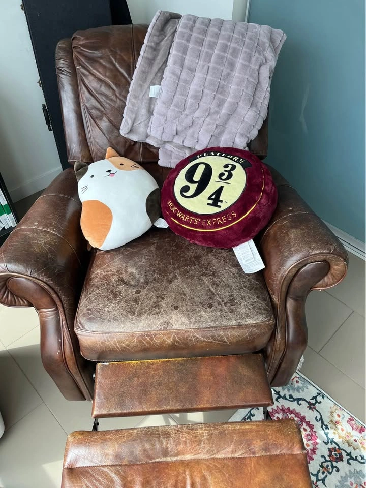 Brown Leather Recliner Chair - photo 3