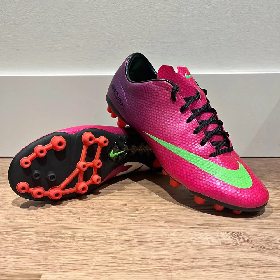 Nike Mercurial Soccer Cleats size 8