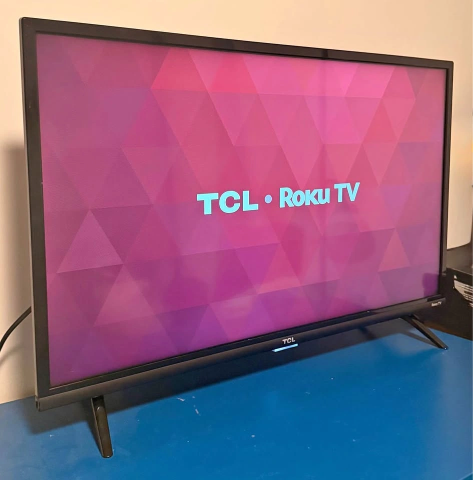 32" TCL Roku Smart TV - Full HD LED