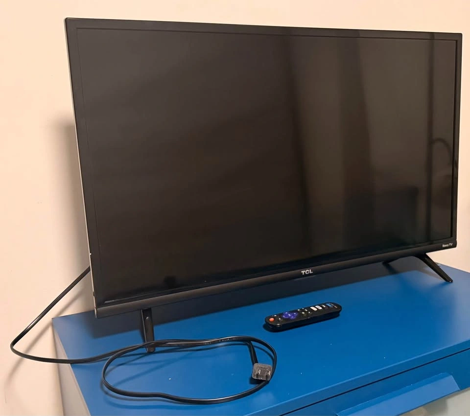 32" TCL Roku Smart TV - Full HD LED - photo 2