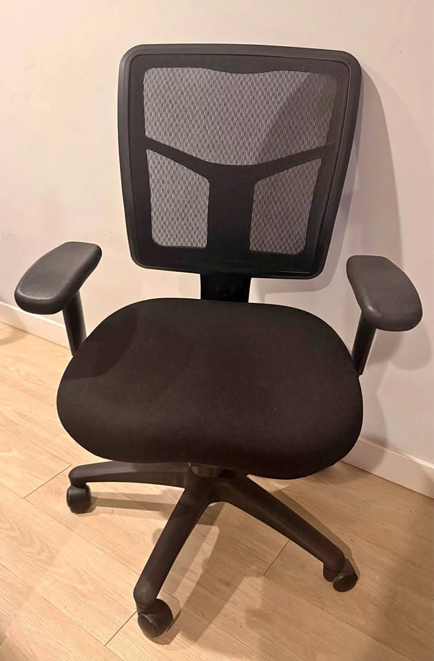 Black Mesh Ergonomic Office Chair