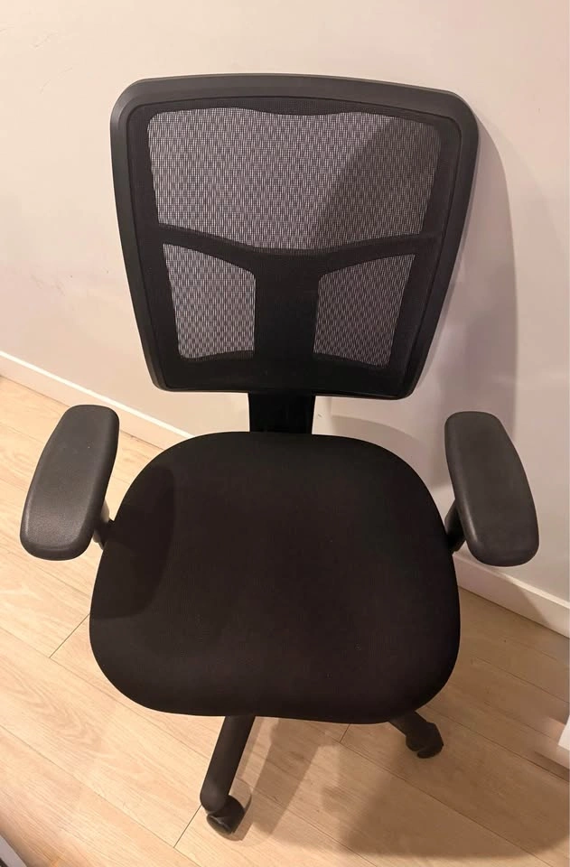 Black Mesh Ergonomic Office Chair - photo 2