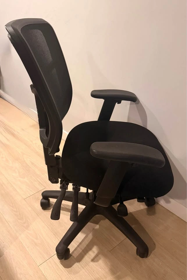 Black Mesh Ergonomic Office Chair - photo 4