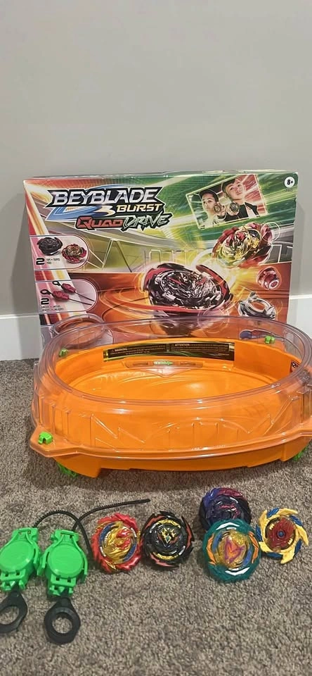 Beyblade Burst Quaddrive Cosmic Vector battle set + Additional b