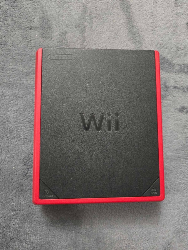 Nintendo Wii & Wii Mini - photo 4