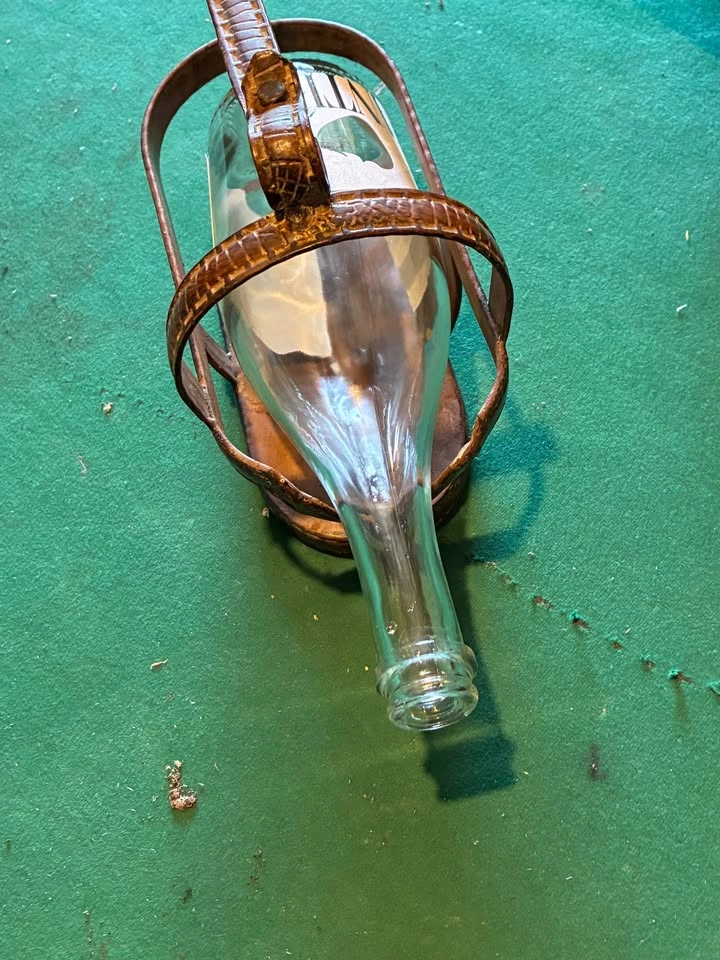 Vintage Metal Wine Holder - photo 4