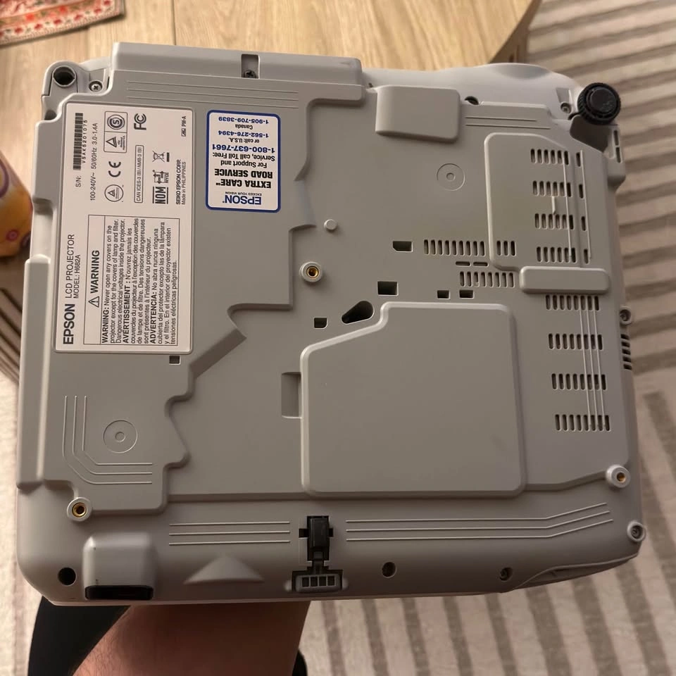 Epson PowerLite 965H LCD Projector - photo 3