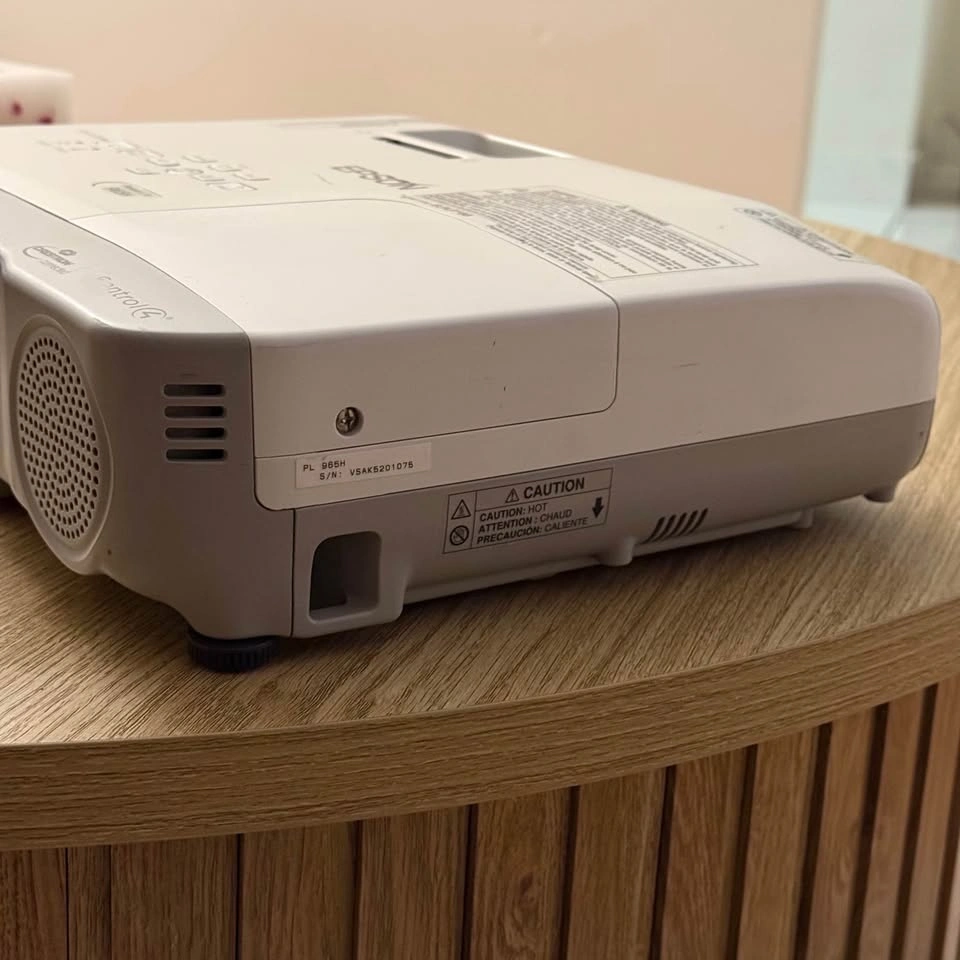 Epson PowerLite 965H LCD Projector - photo 5