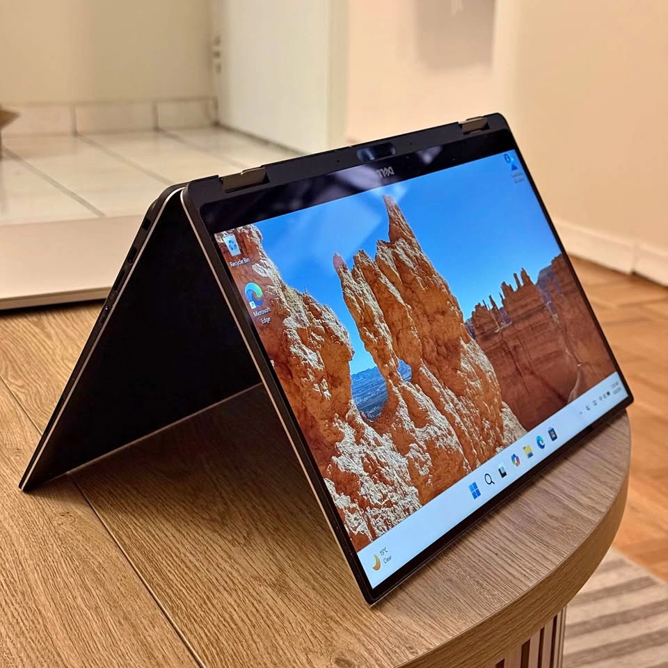 Dell XPS 9365 (360 Touch) - 13 inches - i7 7th Gen - 16/128 GB