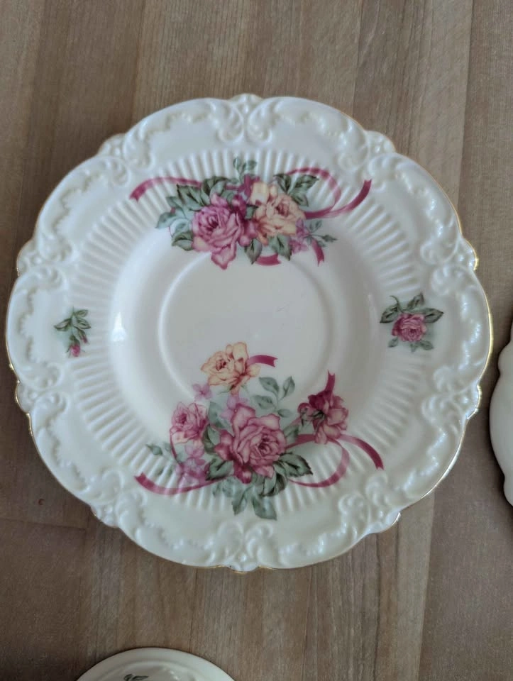 Set of Vintage Floral Pattern Tea Cups And Dishes - photo 2